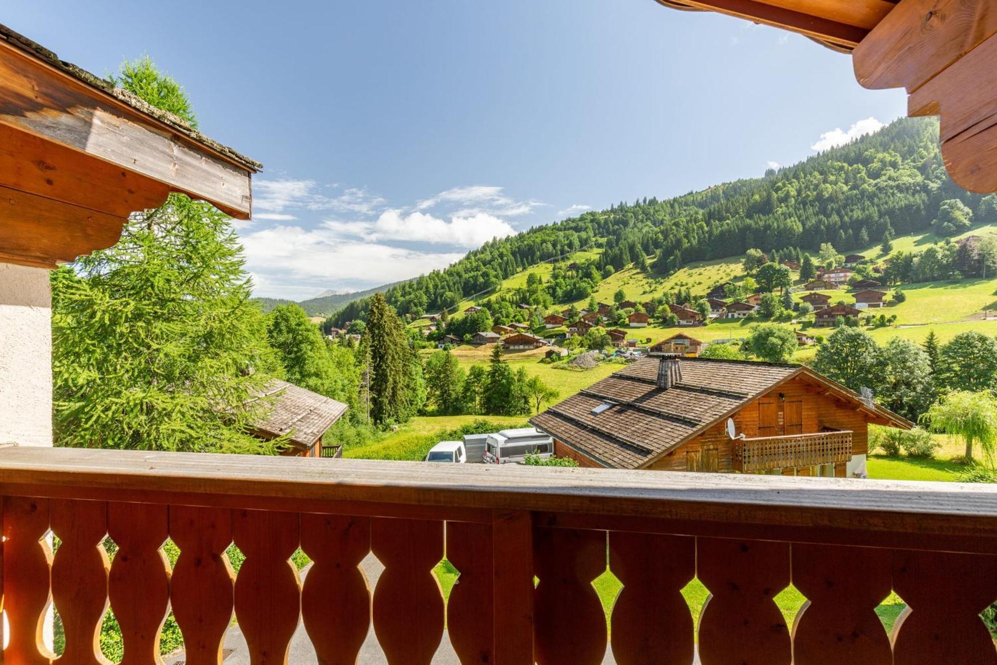 Quiet Apartment Near The Slopes لا كلوساز المظهر الخارجي الصورة
